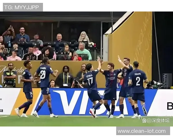 巴黎与拜仁对决主裁判的判罚争议引发热议分析